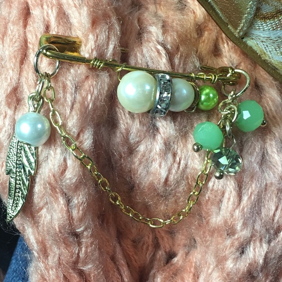 LAST CHANCE Sweater Pin Artisan Pearls Gold - Picture 3 of 6